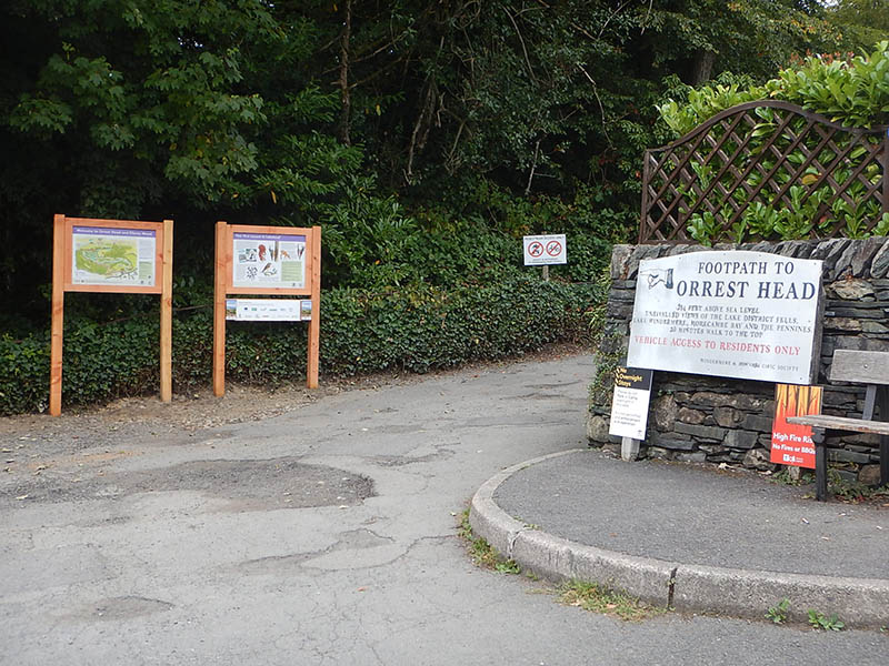 The start of the path at the junction with the main road.