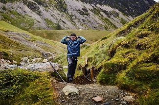 LDNPA ranger fixing fells. 