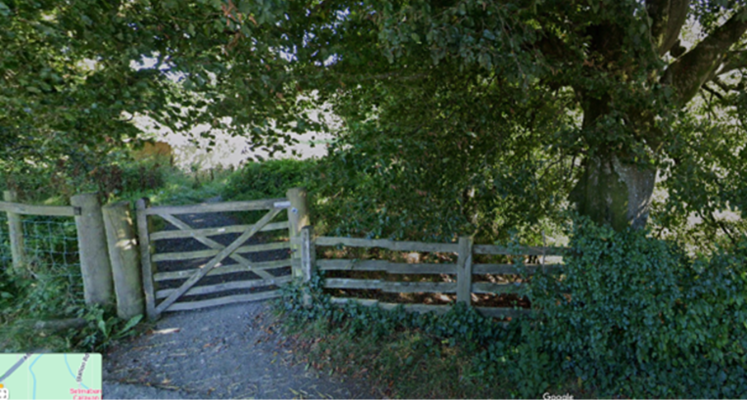 Gate along a footpath