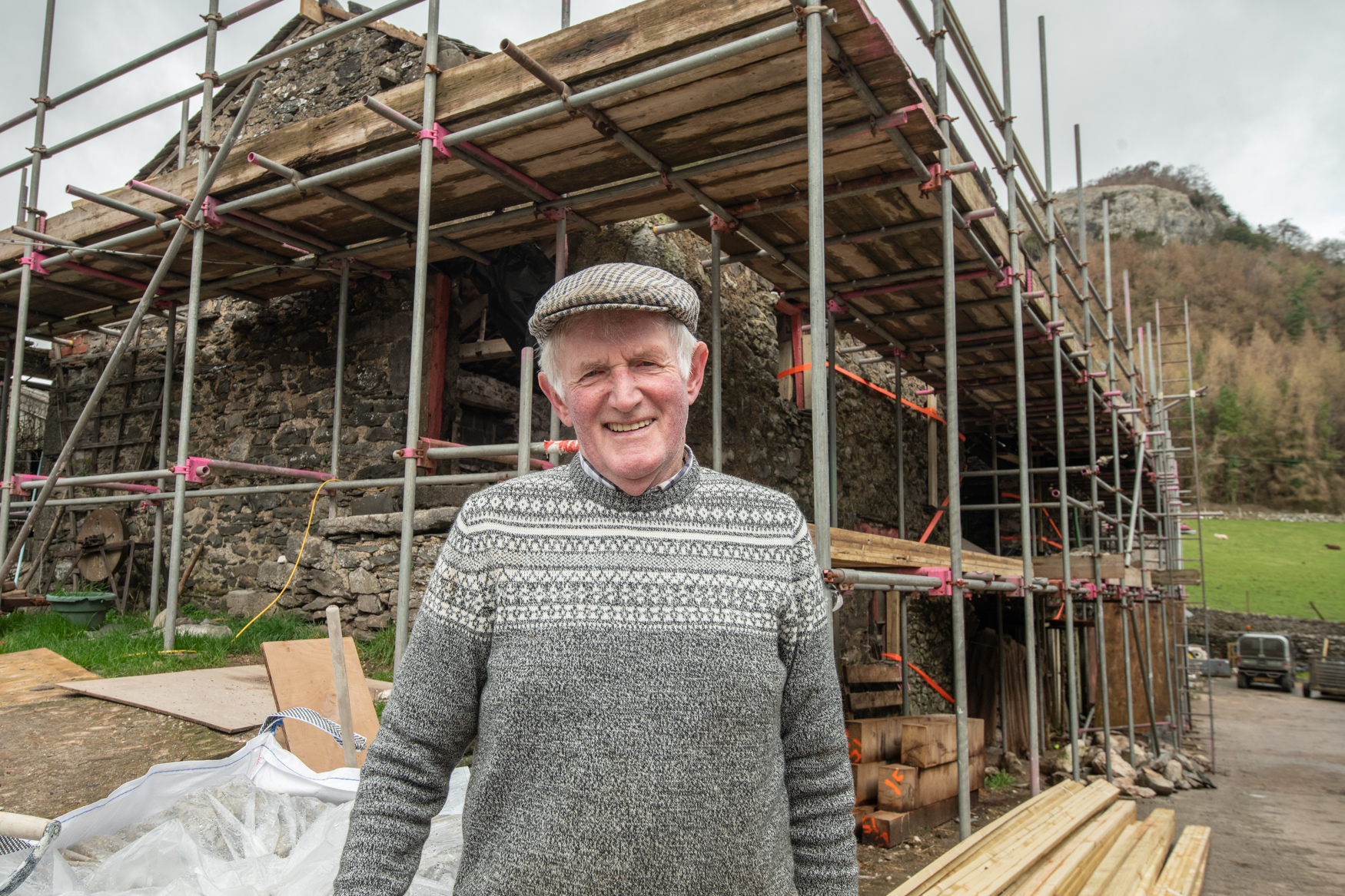 Urgent repairs to a traditional barn