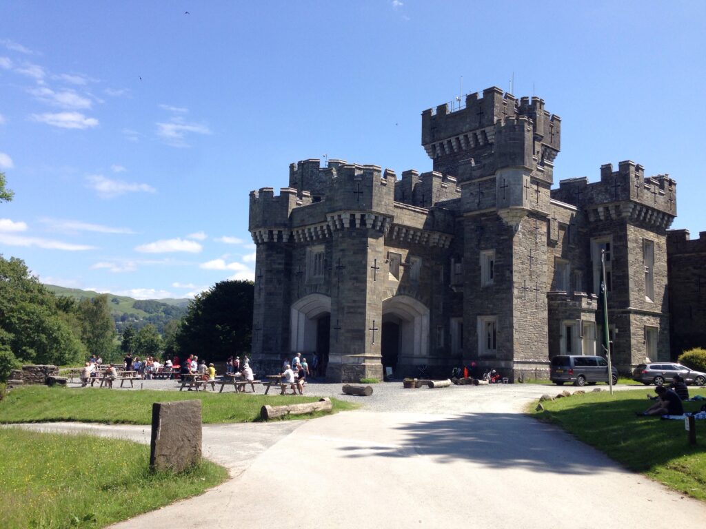 Clappersgate to Wray Castle